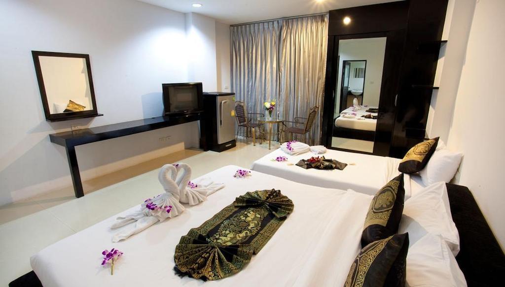 Lars-Lita Residence Patong ภายนอก รูปภาพ