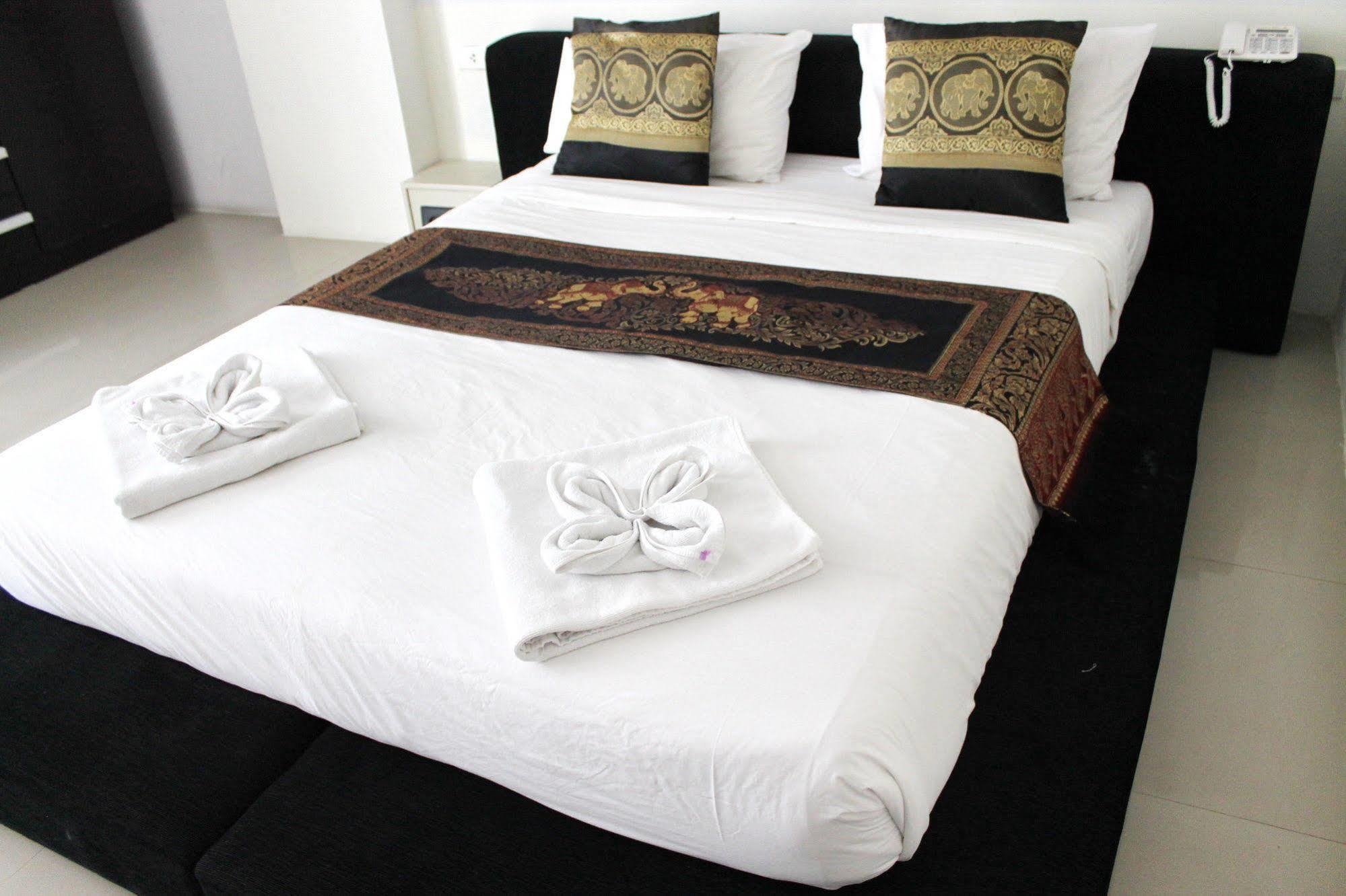 Lars-Lita Residence Patong ภายนอก รูปภาพ