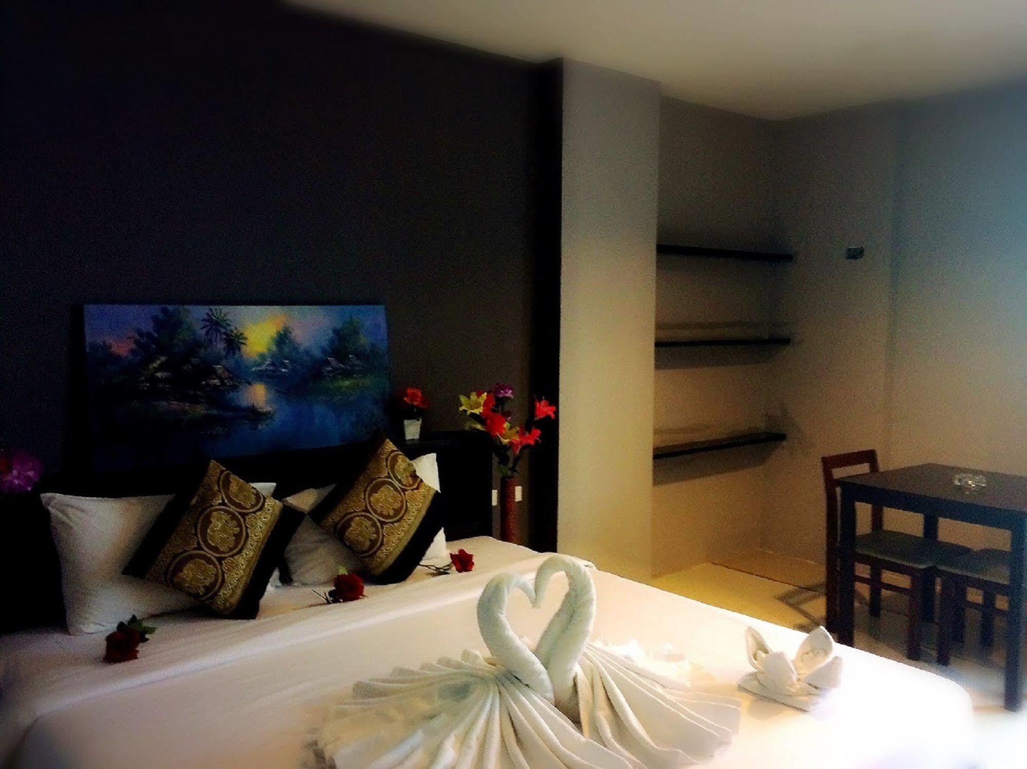 Lars-Lita Residence Patong ภายนอก รูปภาพ