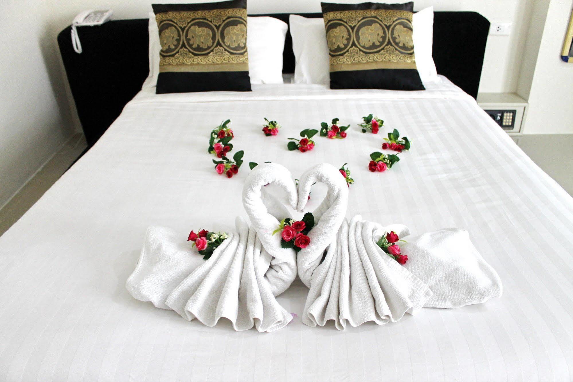 Lars-Lita Residence Patong ภายนอก รูปภาพ