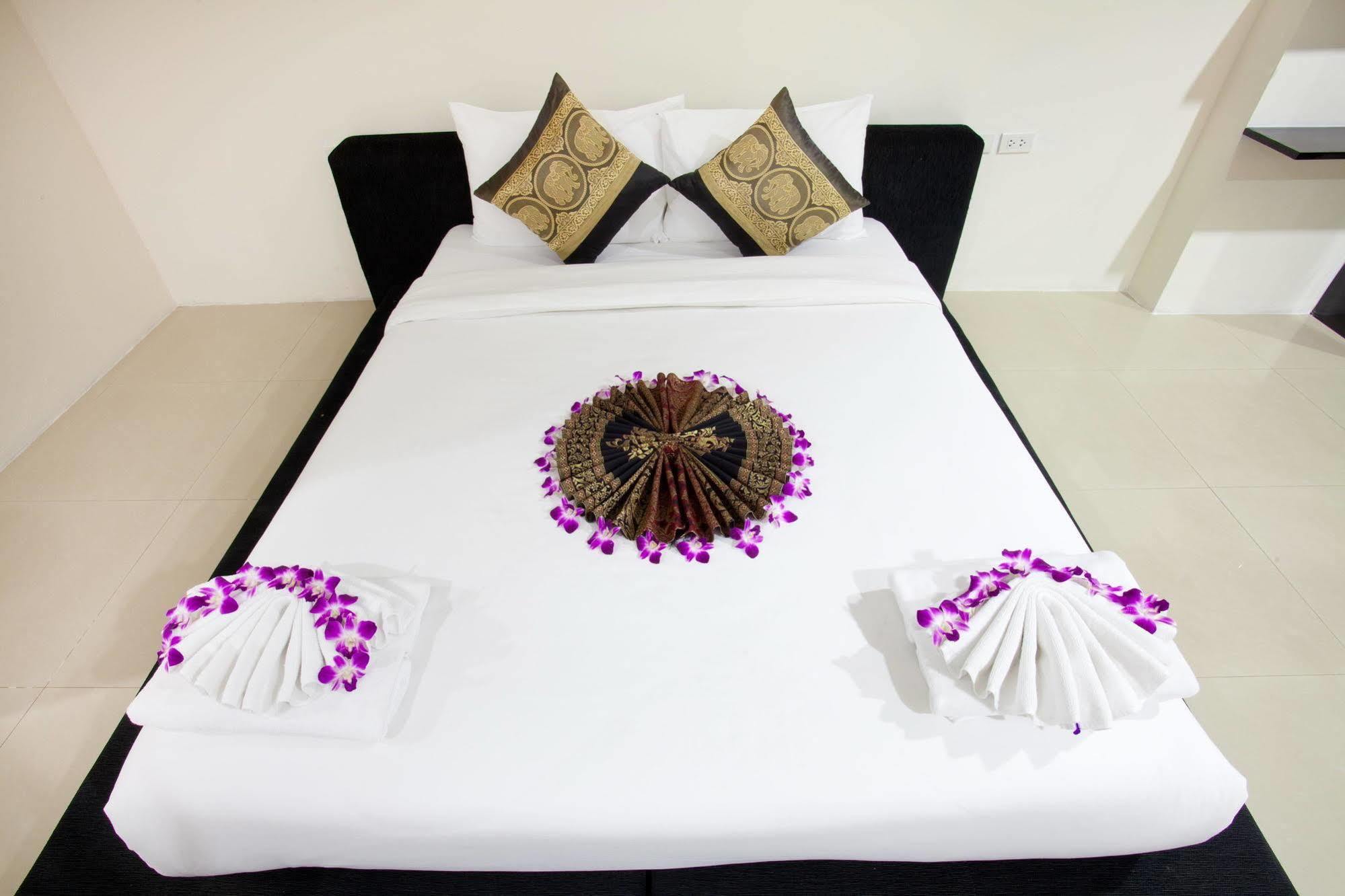 Lars-Lita Residence Patong ภายนอก รูปภาพ